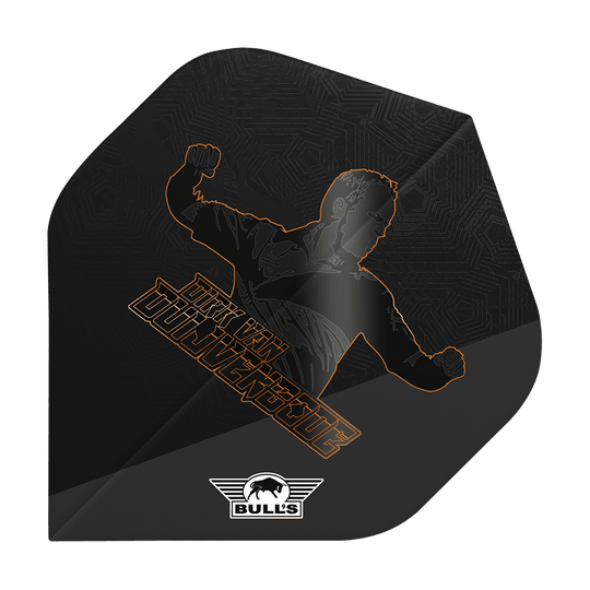 Bulls NL Player 100 Dirk Van Duijvenbode Edition 2 No2 Standard Flights Auf dem Bild ist ein schwarzes Dart-Flight mit einer Silhouette eines jubelnden Spielers und dem Namen "Dirk van Duijvenbode" zu sehen. Unten befindet sich das Logo der Marke "Bull's".