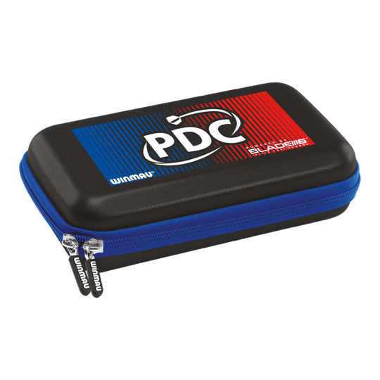 Winmau PDC Dartcase Das Bild zeigt ein Winmau PDC Dartcase mit einem auffälligen blauen und roten Design auf dem Deckel. Das Etui hat einen blauen Reißverschluss und bietet Schutz für Dart-Zubehör.