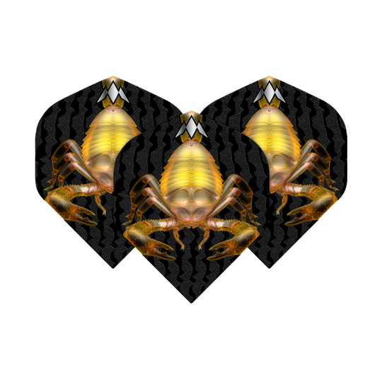 Das Bild zeigt drei Dart-Flights mit einem auffälligen Skorpion-Design auf schwarzem Hintergrund. Die Flights sind Teil des Produkts "Mission Solo Scorpion No2 Standard Flights".