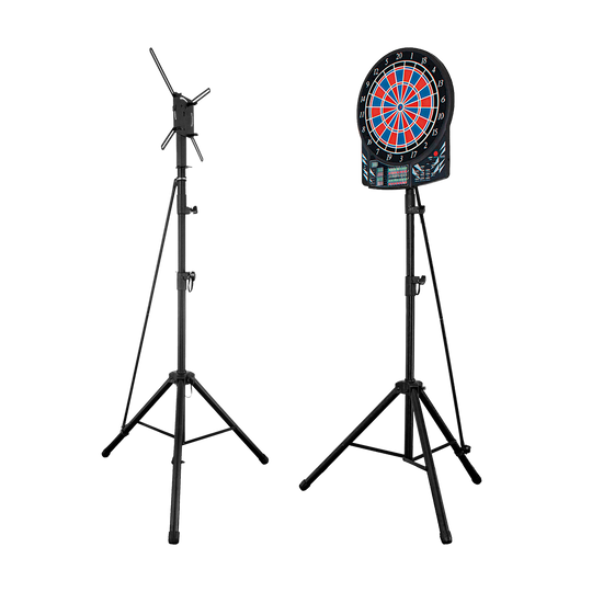 1702_McDart_Hybrid_2_Pro_Dartboardst-nder_4 Das Bild zeigt den McDart Hybrid Pro Tripod Dartboardständer, einmal ohne und einmal mit Dartboard befestigt. Der Ständer ist aus schwarzem Metall und hat drei stabile Beine für festen Stand.