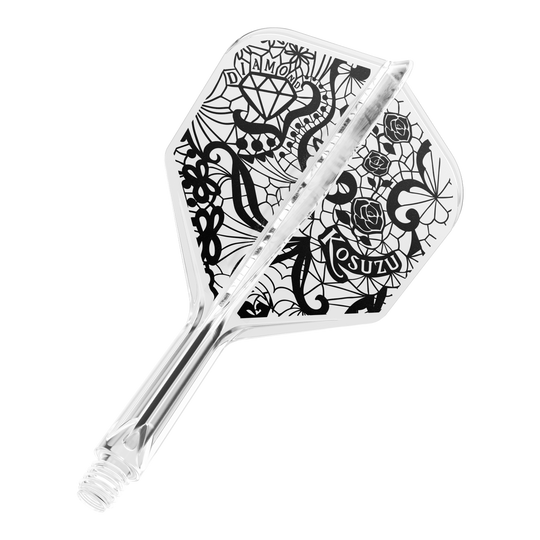Dies ist ein klarer Dartflight mit einem schwarzen, kunstvollen Design, das Rosen, ein Diamant und Netzmuster zeigt. Das System ist einteilig und hat ein Schraubgewinde am Ende.
