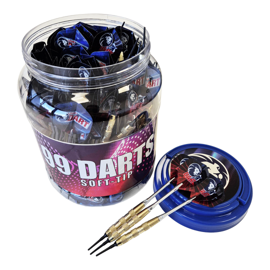 99 Löwen Soft-Tip Darts - 18g Das Bild zeigt eine große Dose mit der Aufschrift „99 DARTS SOFT-TIP“, die viele Soft-Tip-Darts enthält. Drei der 18g Darts liegen auf dem blauen Deckel neben der Dose.