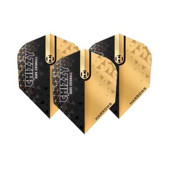 Das Bild zeigt die Harrows Prime Dave Chisnall Chizzy 2 No6 Flights. Die Flights sind in Schwarz und Gold gestaltet und tragen die Aufschrift "CHIZZY DAVE CHISNALL" sowie "HARROWS".