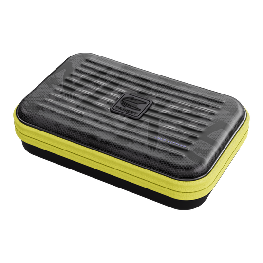 Takoma XL Ghost Series Luke Littler dart case Zu sehen ist das Takoma XL Ghost Series Luke Littler Dartcase. Die Hülle schützt und transportiert Darts und Zubehör.